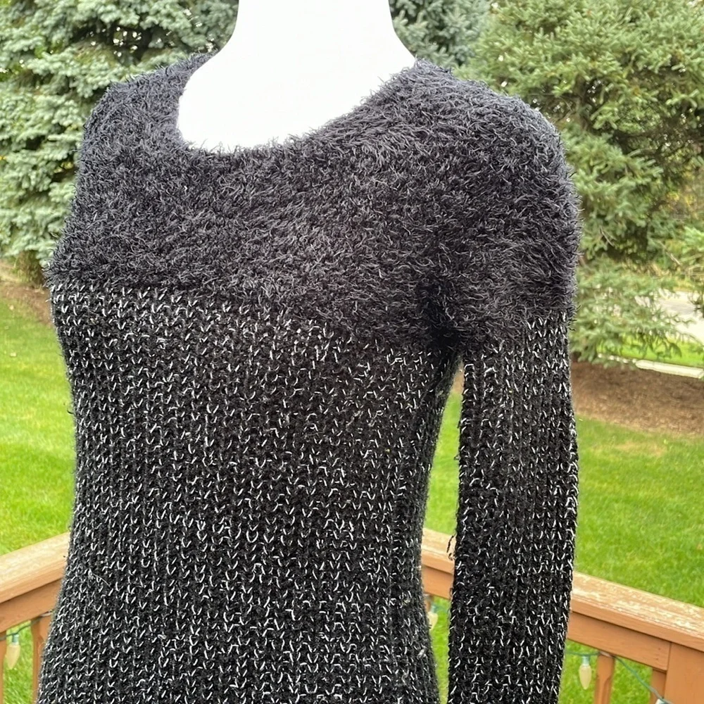 Context Lord & Taylor Fuzzy Sweater Pullover XS, Black & White, GC, - Picture 4 of 16
